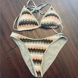 Chevron Patterned Bikini Set - Multicolor